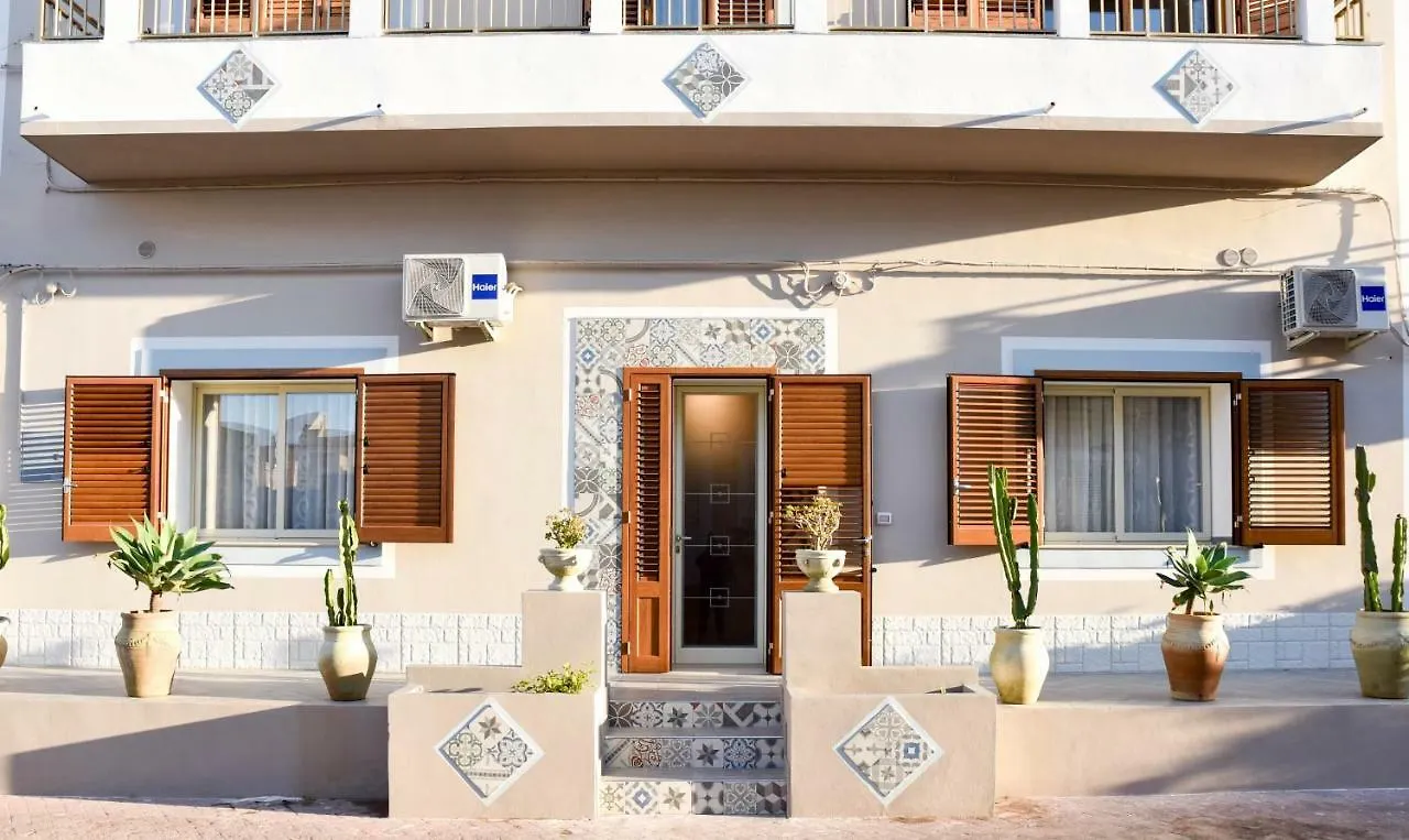 Dolcelina Home Lampedusa 0*,